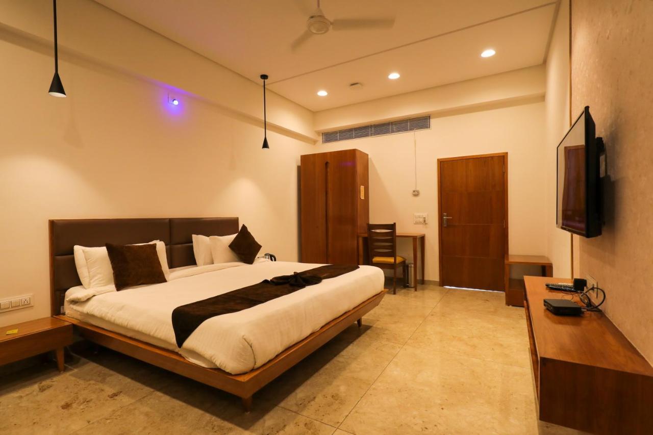Club Heaven Palanpur Otel Dış mekan fotoğraf