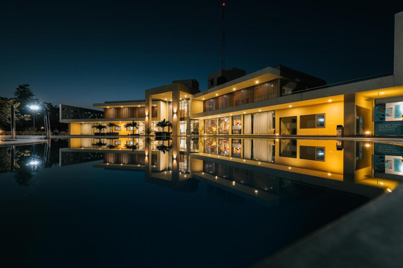 Club Heaven Palanpur Otel Dış mekan fotoğraf