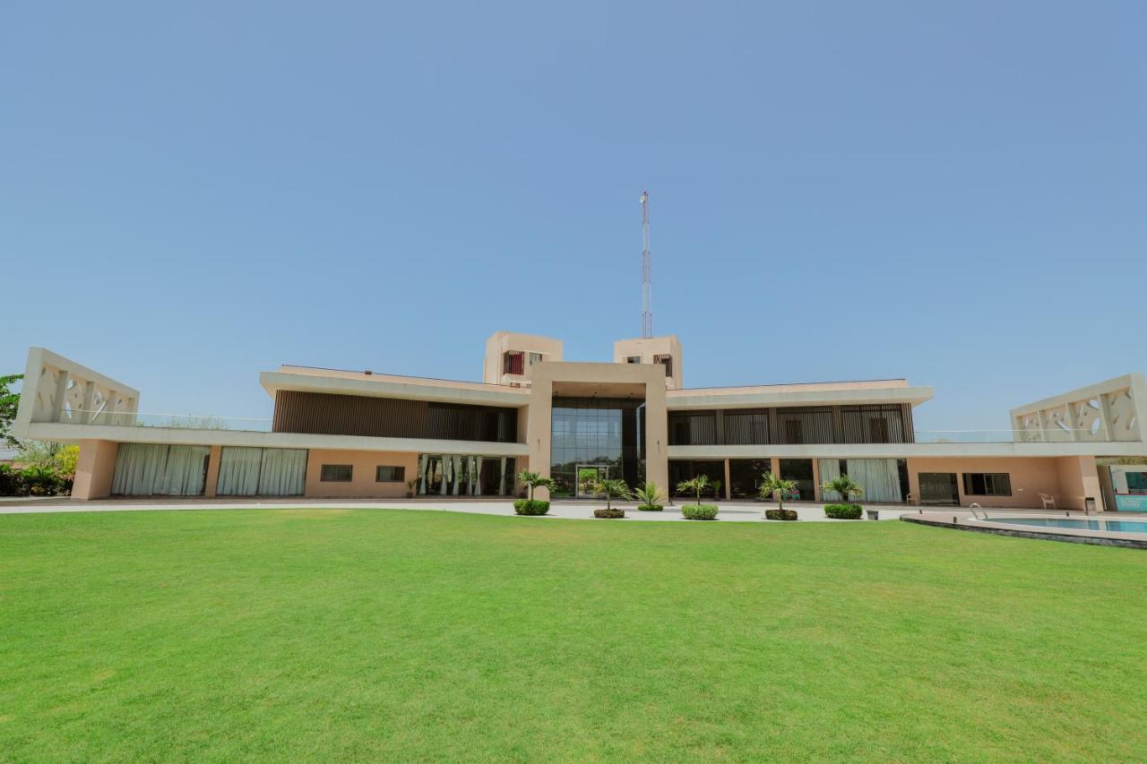 Club Heaven Palanpur Otel Dış mekan fotoğraf