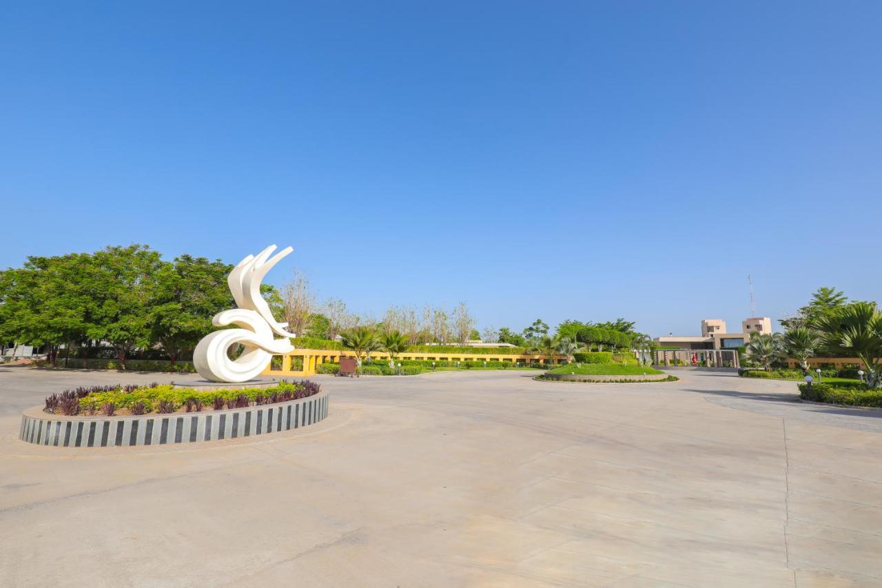 Club Heaven Palanpur Otel Dış mekan fotoğraf
