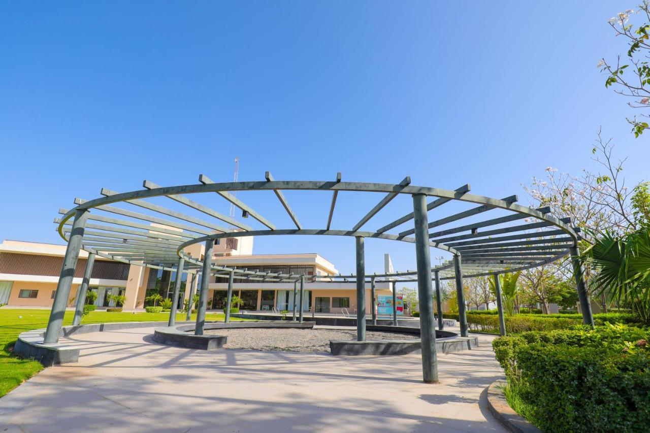Club Heaven Palanpur Otel Dış mekan fotoğraf